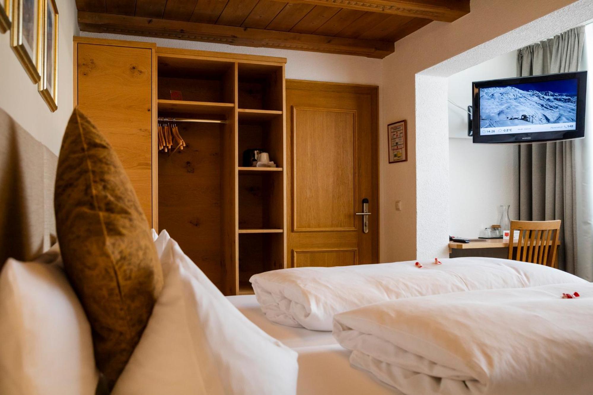 Hotel Montfort Sankt Anton am Arlberg Exterior photo